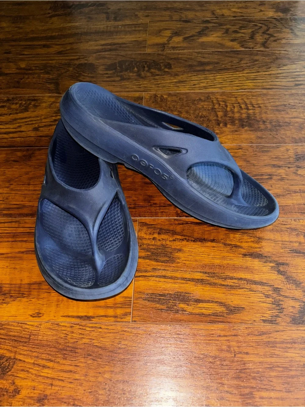 OOFOS Recovery Sandals Cushioned Footbed  Impact Absorb Navy Blue Flip Flops